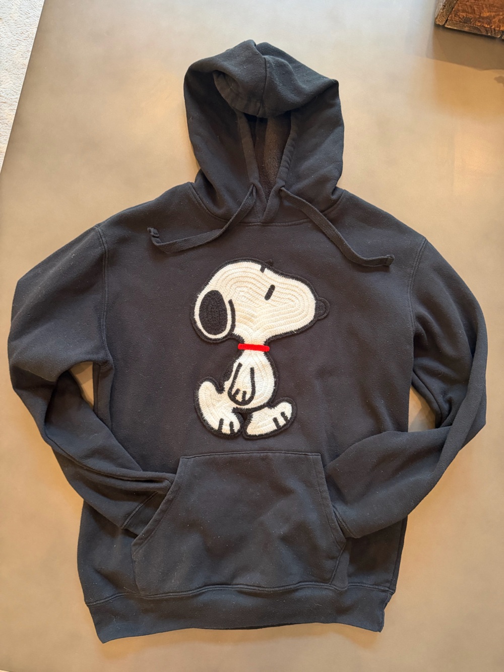 PEANUTS… SNOOPY Patch… Black Hoodie SZ Small